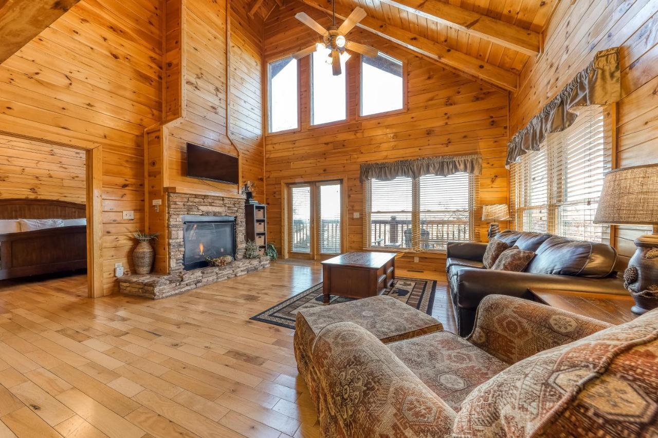 Elegant Escape * Pigeon Forge